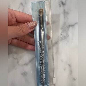 Brand NEW Quo square concealer brush